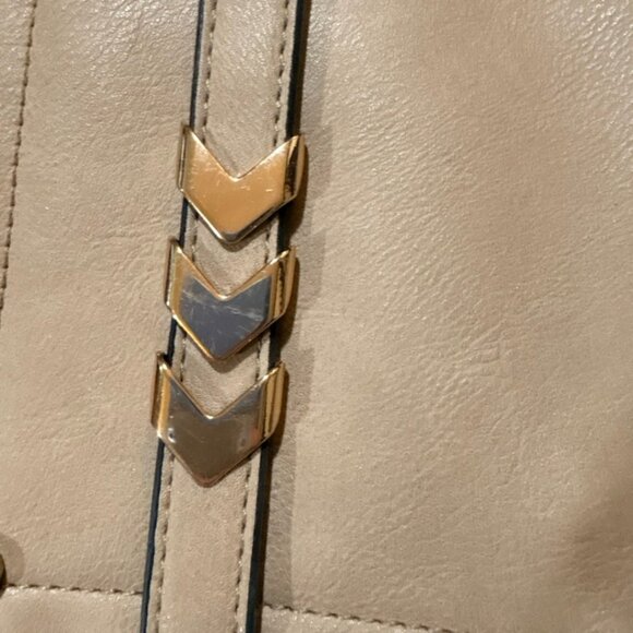 ALYSSA Double Compartment Flap Crossbody Bag Taupe Faux Leather Gold Hardware - Picture 11 of 12